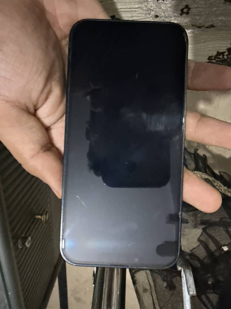 Apple iPhone 13 5