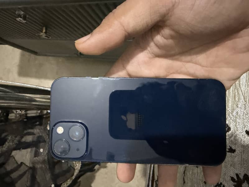 Apple iPhone 13 7