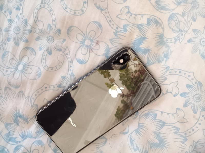 Apple iPhone X 3