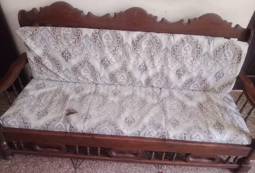 Selling Sofa Set 0