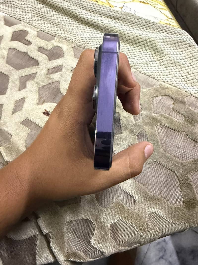Apple iPhone 14 Pro 1