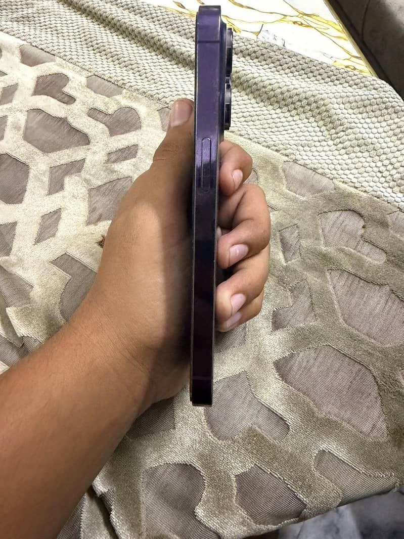 Apple iPhone 14 Pro 2