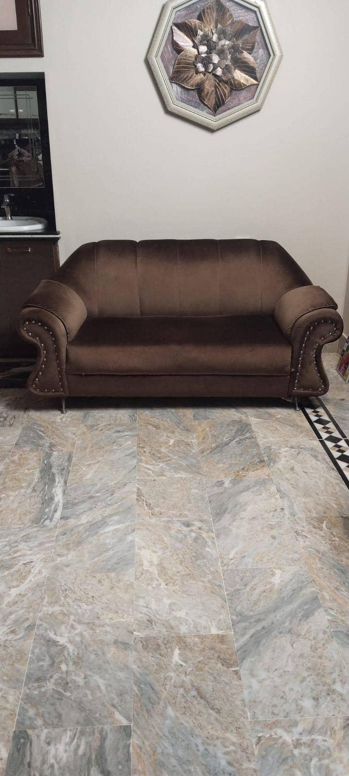 sofa for sell 0