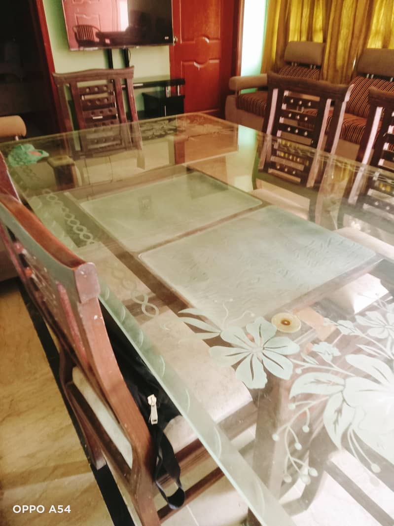 Dining Table and chairs set 0