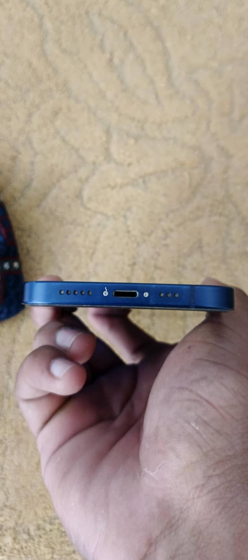 Apple iPhone 12 4