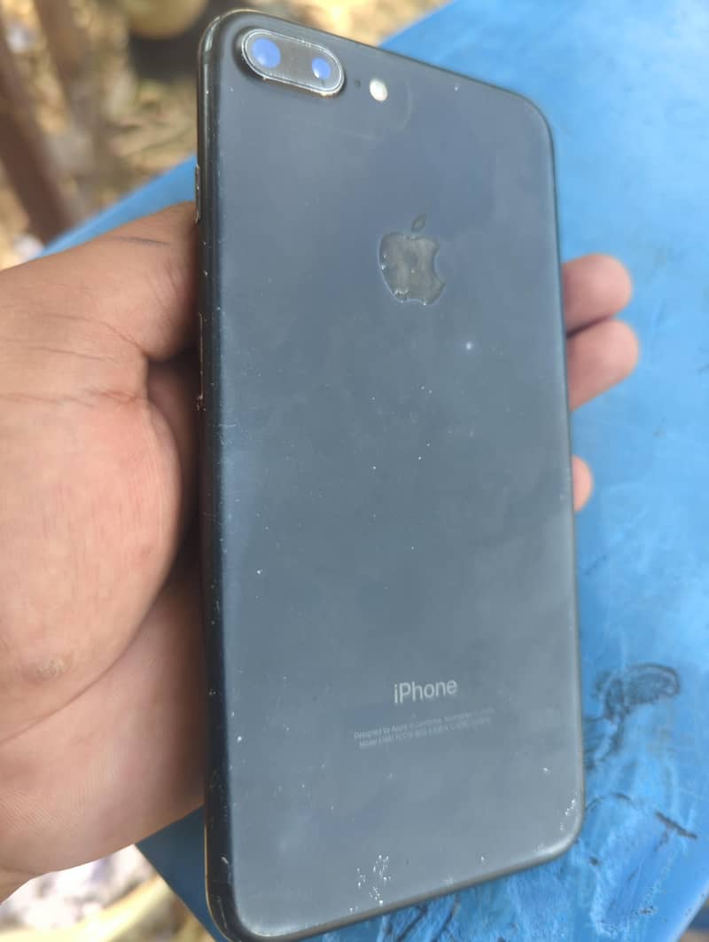 Apple iPhone 7 Plus 0