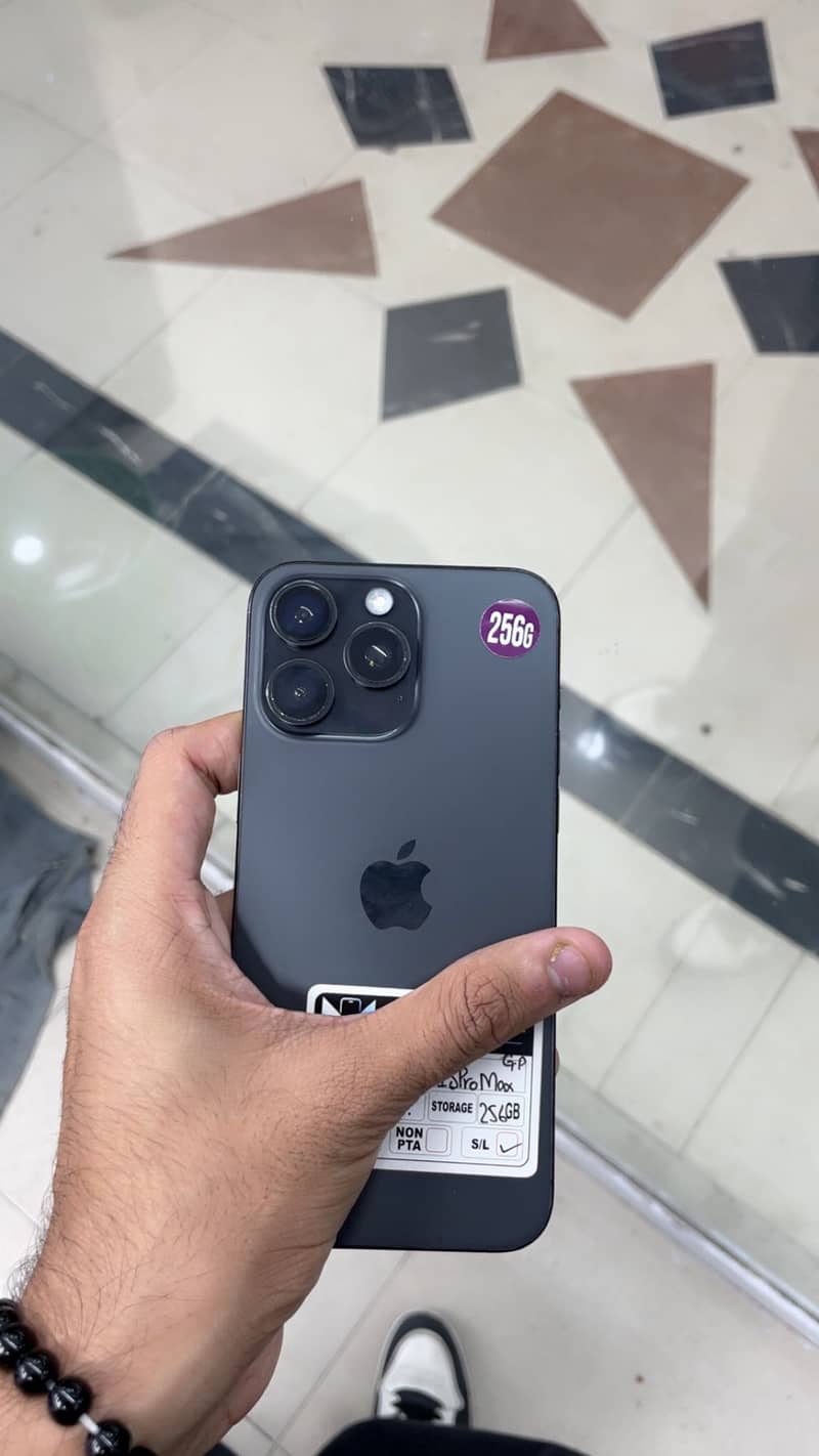 Apple iPhone 15 Pro Max 0