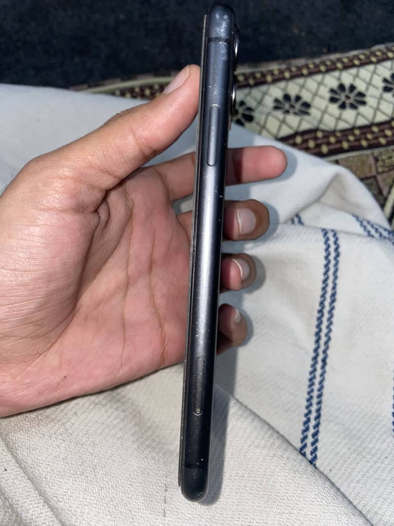 iPhone 11 6