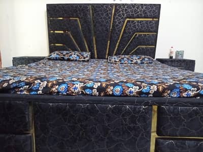 king size bed with 6 inches metress and side tables