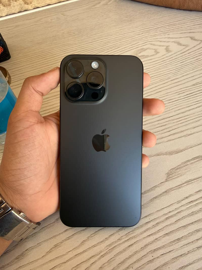 Apple iPhone 15 Pro Max 0