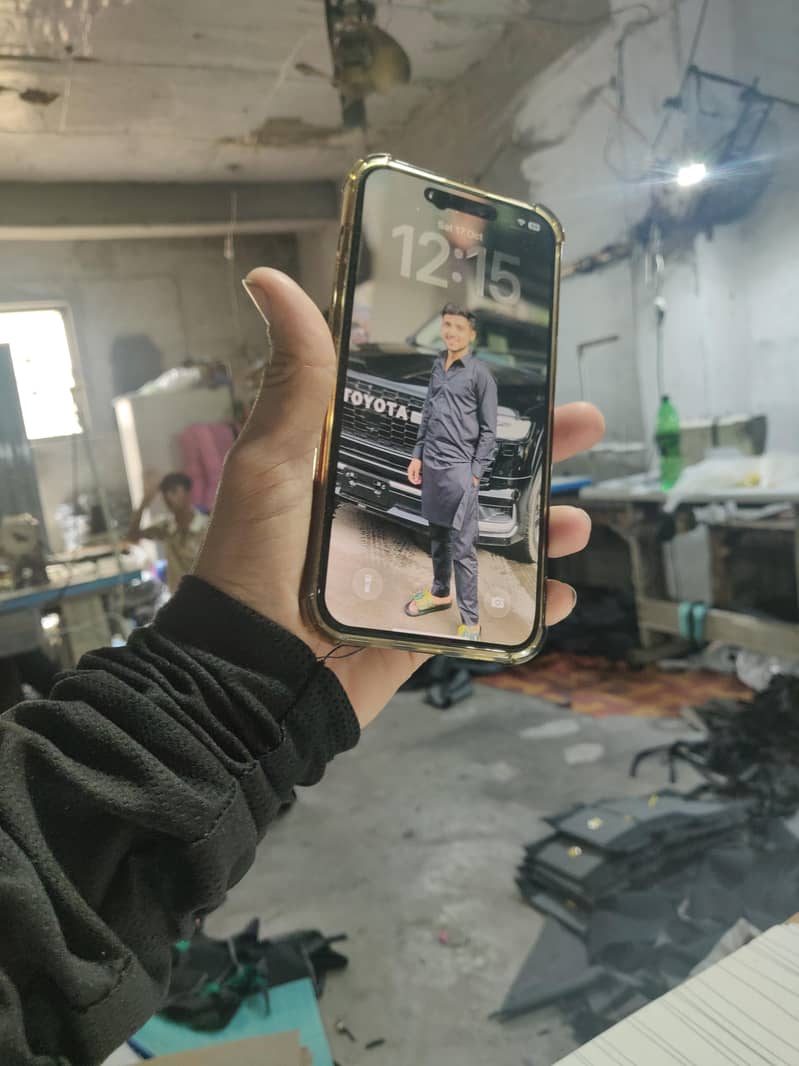Apple iPhone 15 Pro Max 2