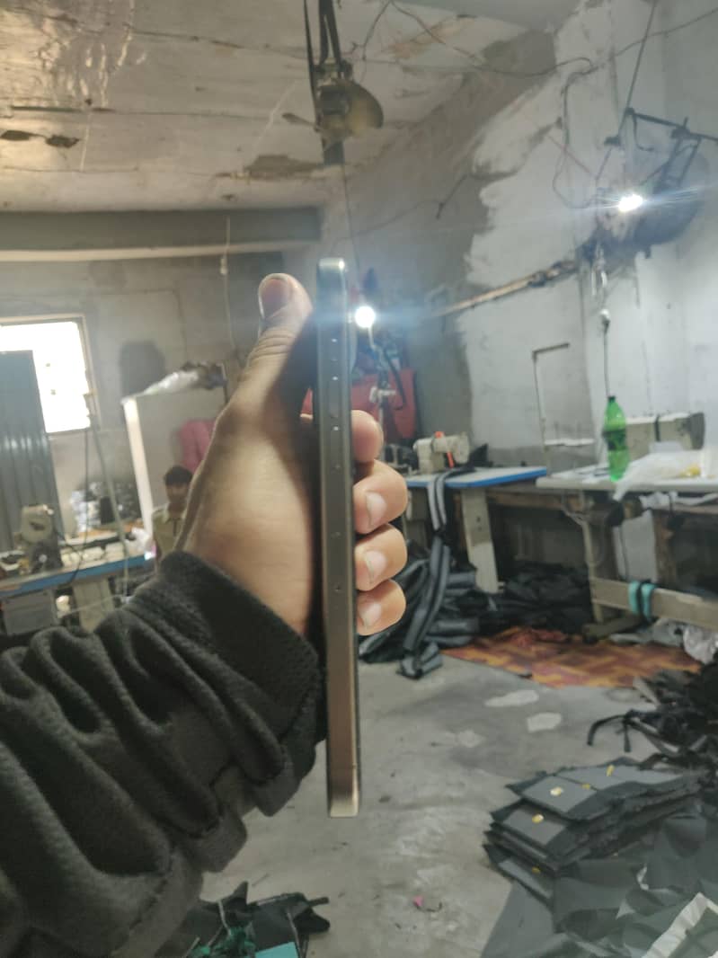 Apple iPhone 15 Pro Max 7