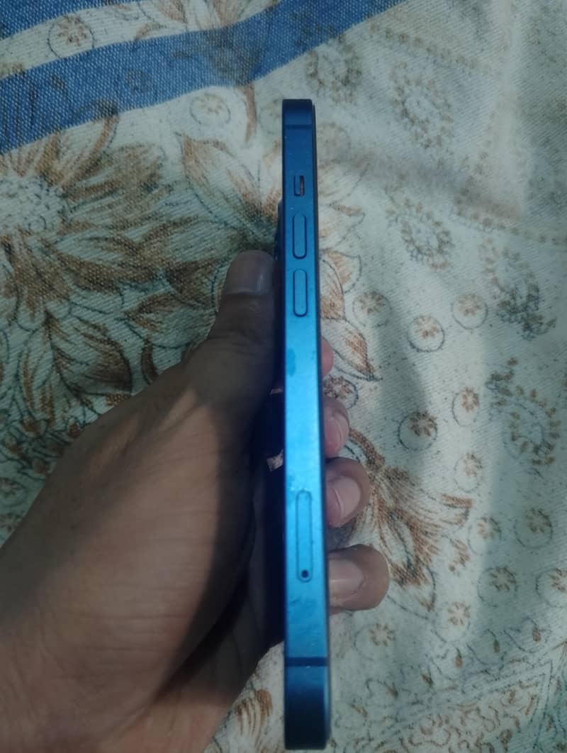 Apple iPhone 13 3