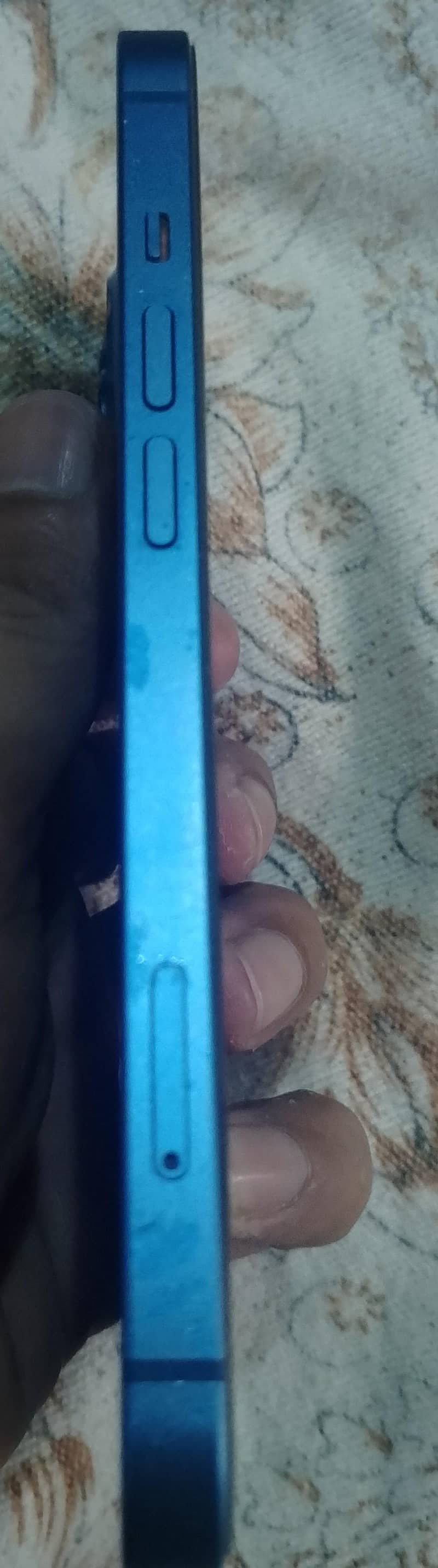 Apple iPhone 13 4