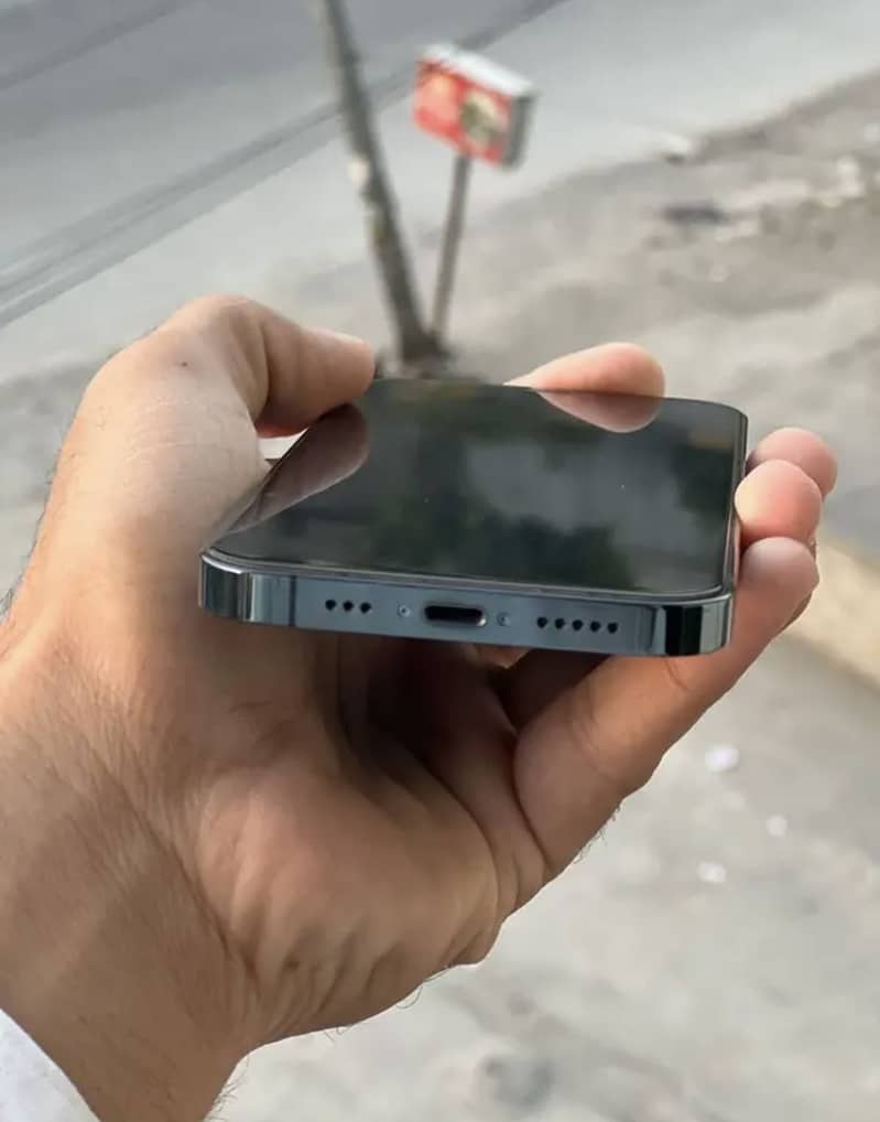 Apple iPhone 12 Pro 3