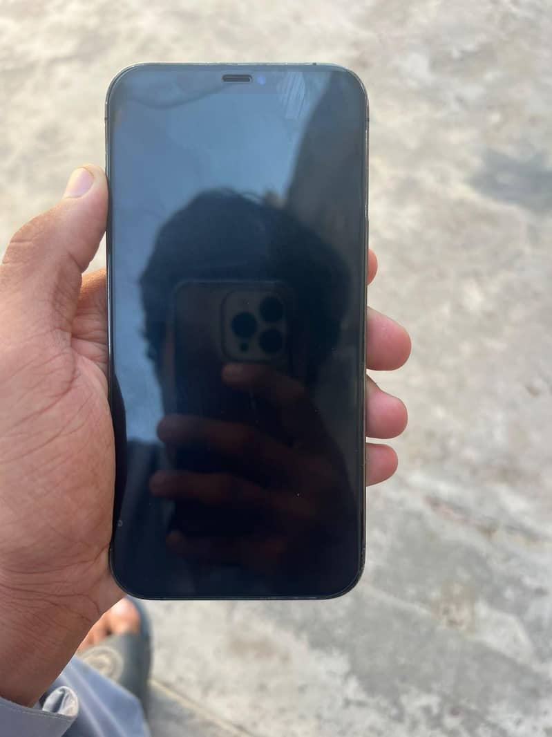 Apple iPhone 12 Pro Max 4