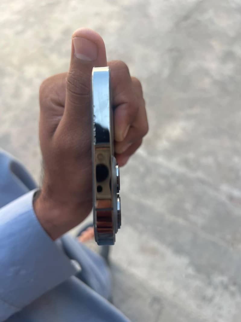 Apple iPhone 12 Pro Max 6