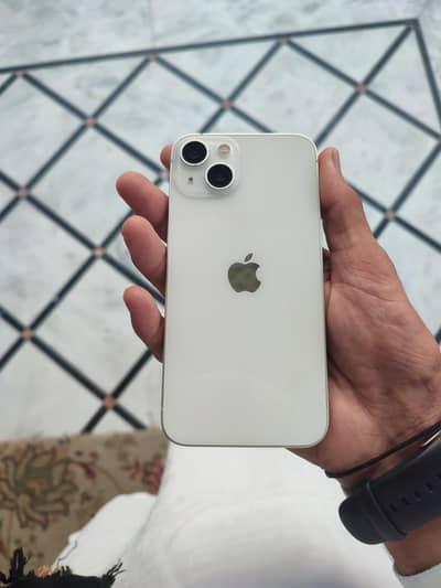 Apple iPhone 13