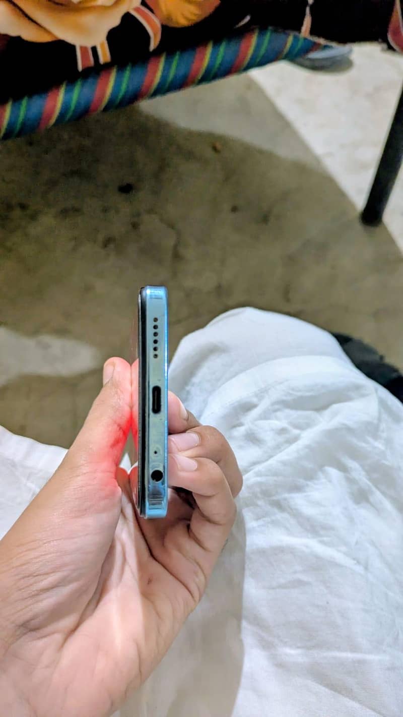Tecno Spark 20 4