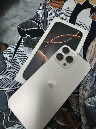Apple iPhone 16 Pro Max