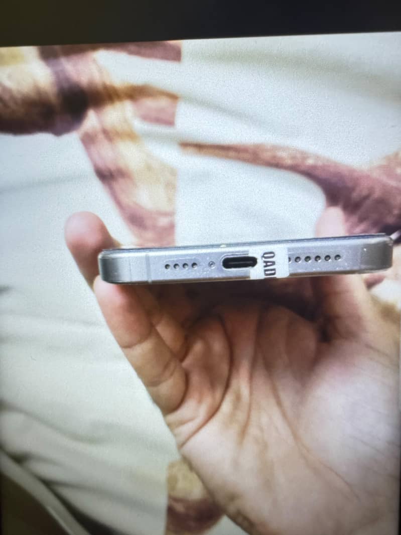 Apple iPhone 15 Pro Max 2