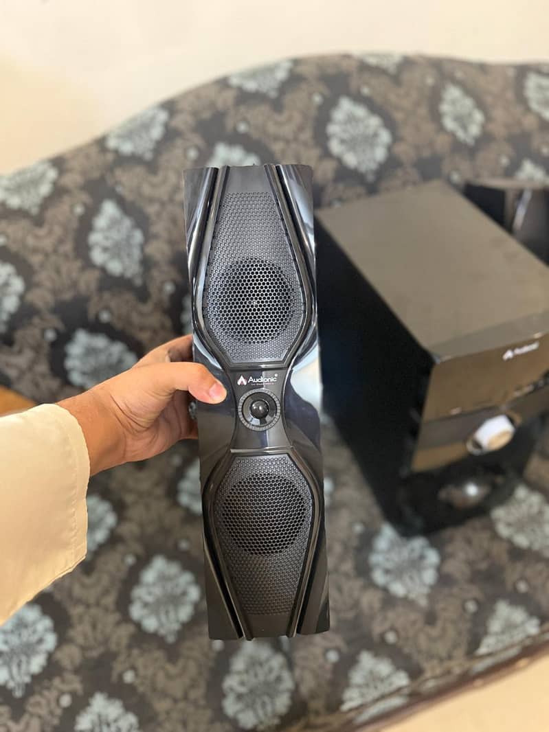 Audionic vision 40 0
