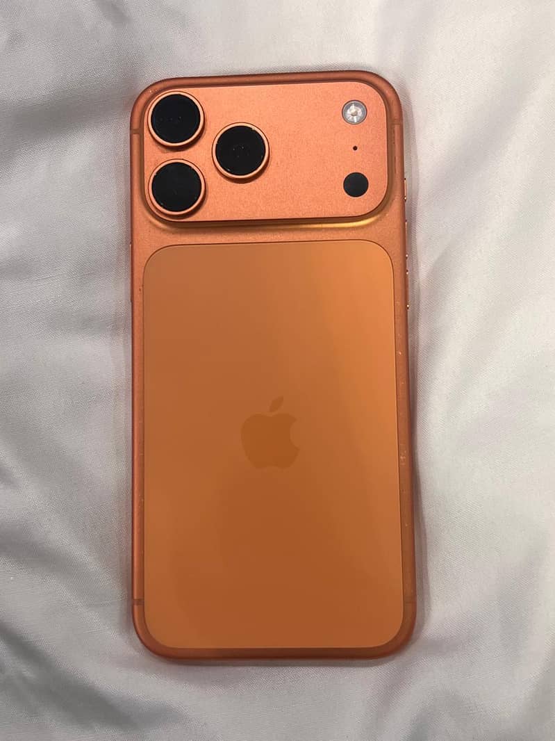 Apple iPhone 17 Pro Max 2