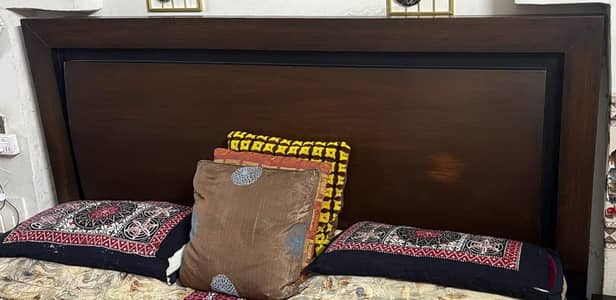 King bed with dresing mirror and side tables for sale