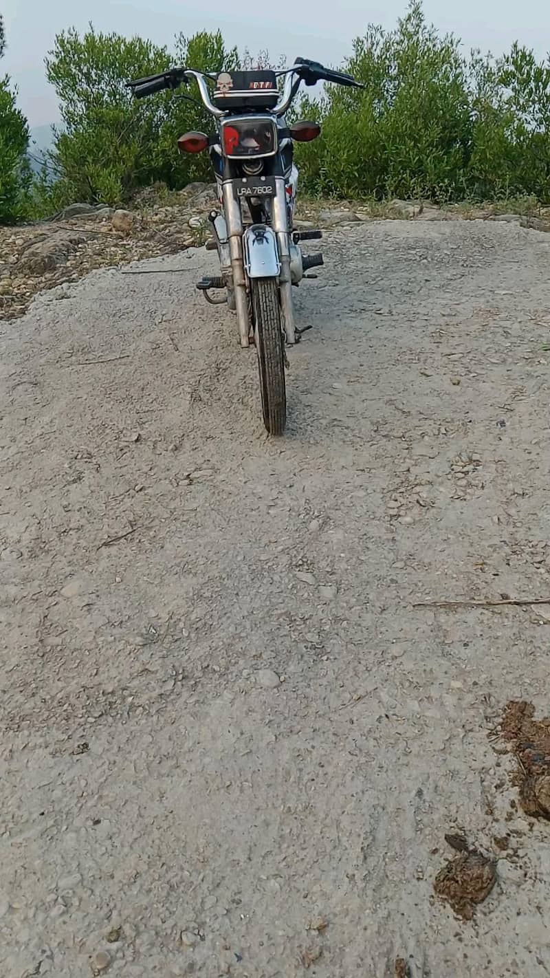 down model 2002 model condition like a 20 model exchange possible 4