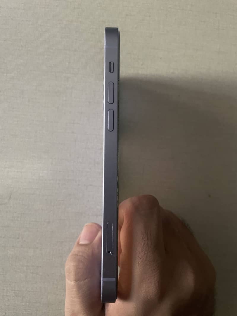 Apple iPhone 12 2