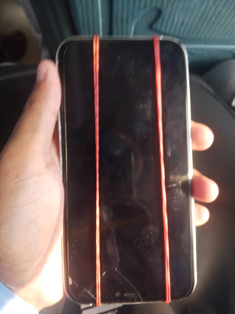 Apple iPhone 11 3