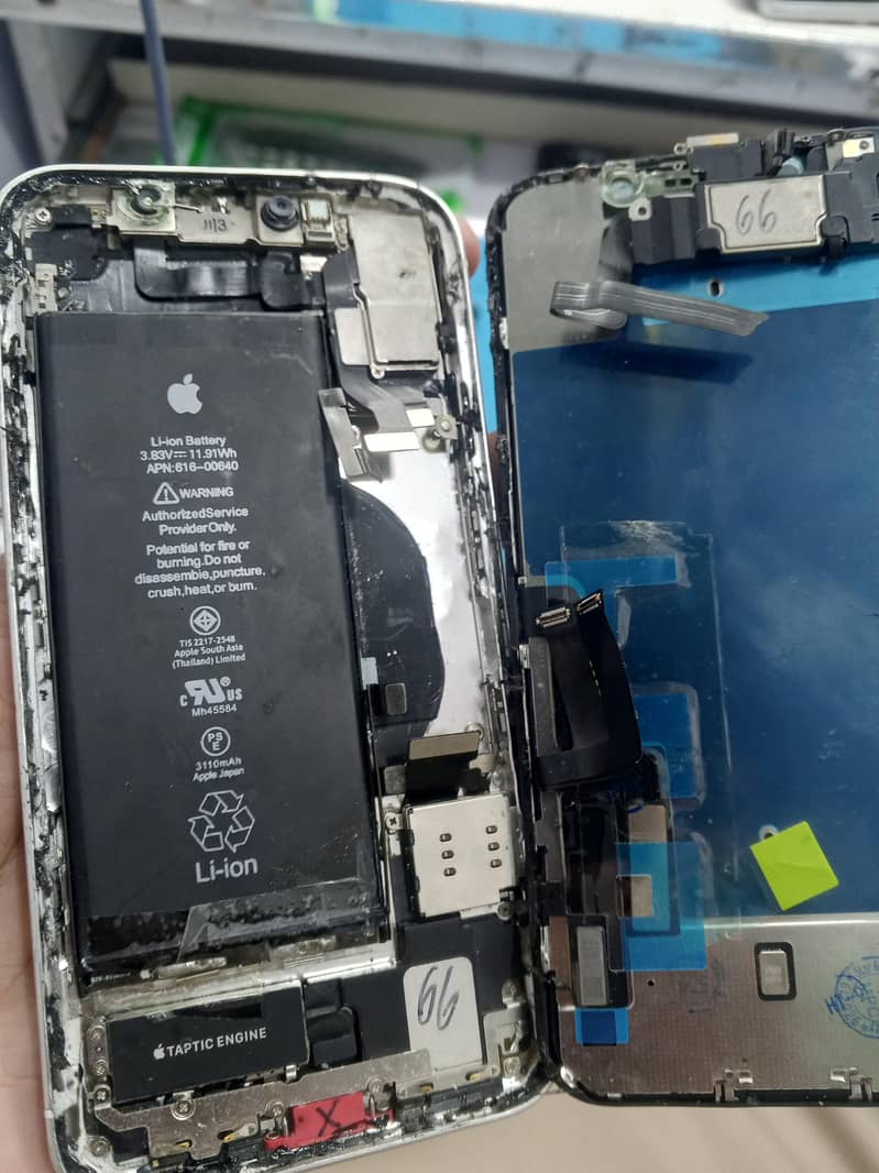 Apple iPhone 11 4
