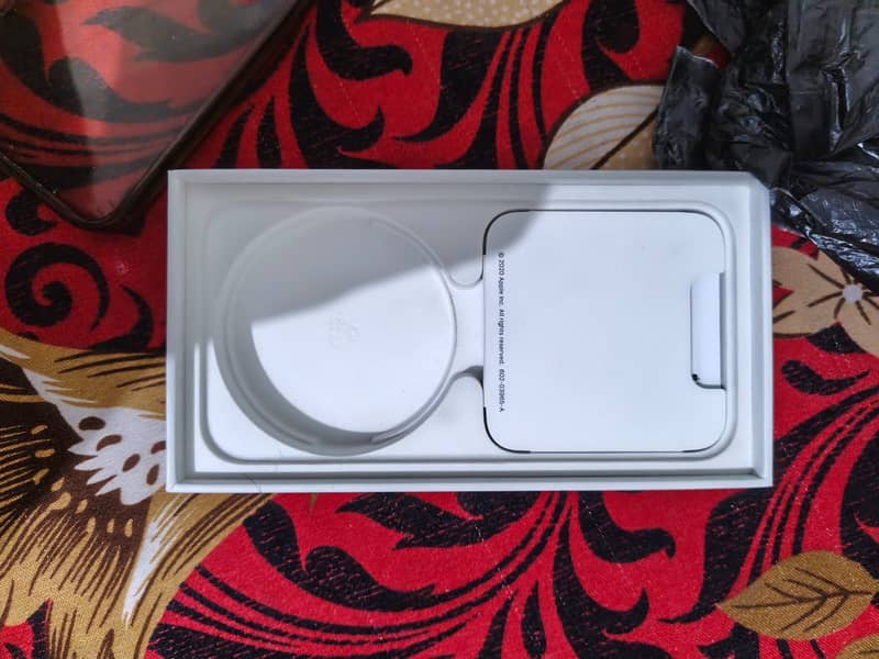Apple iPhone 12 mini 10/10 condition 1
