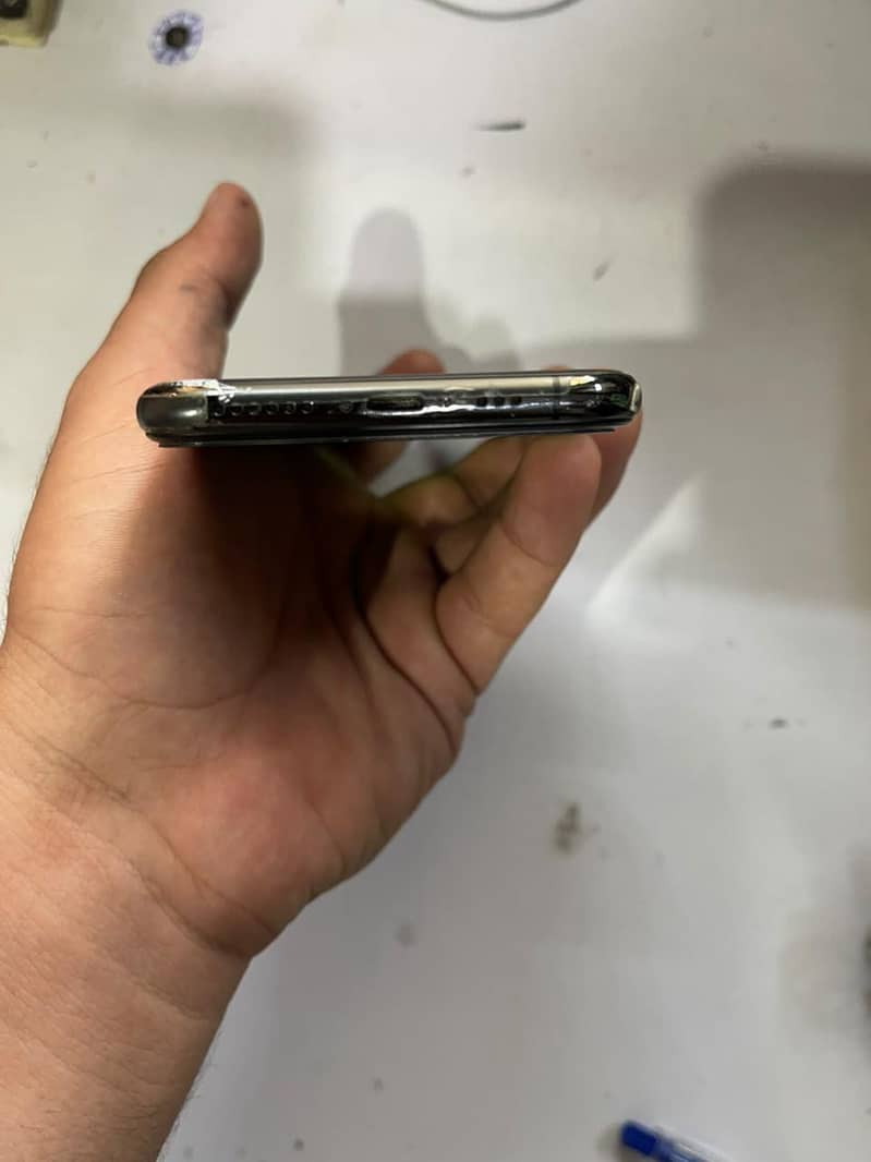 Apple iPhone XS 6