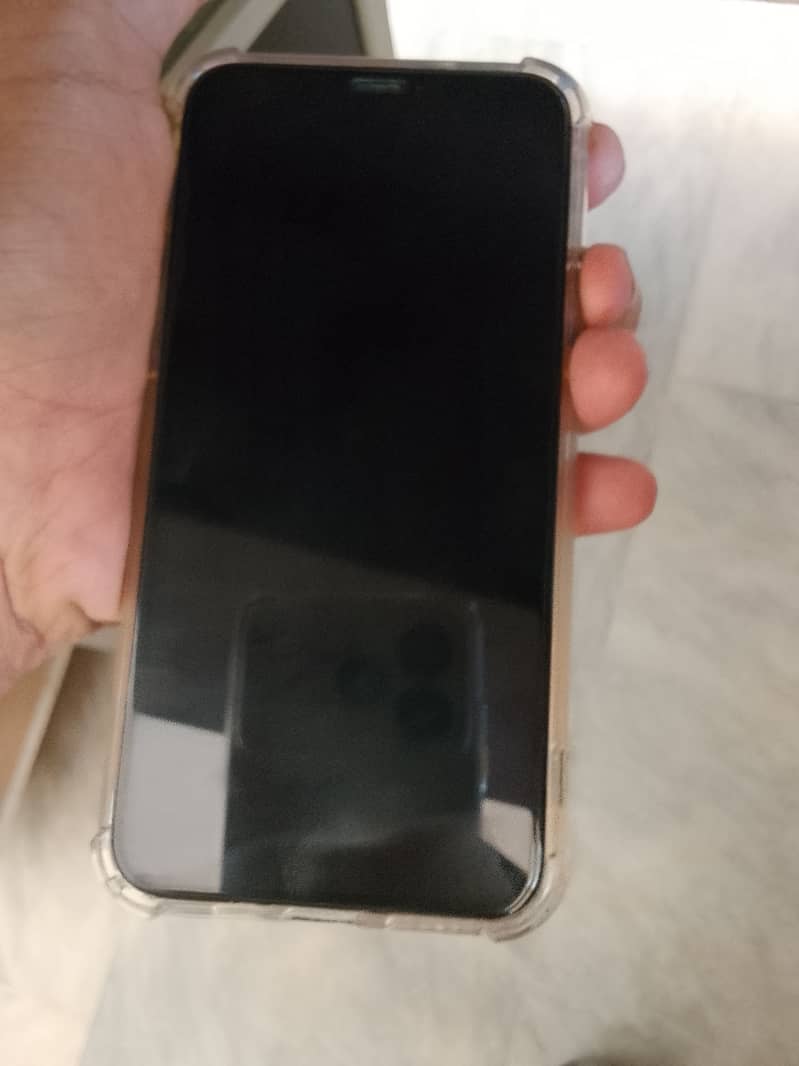 Apple iPhone 11 Pro 2