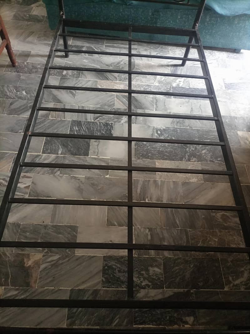 iton single bed . 9