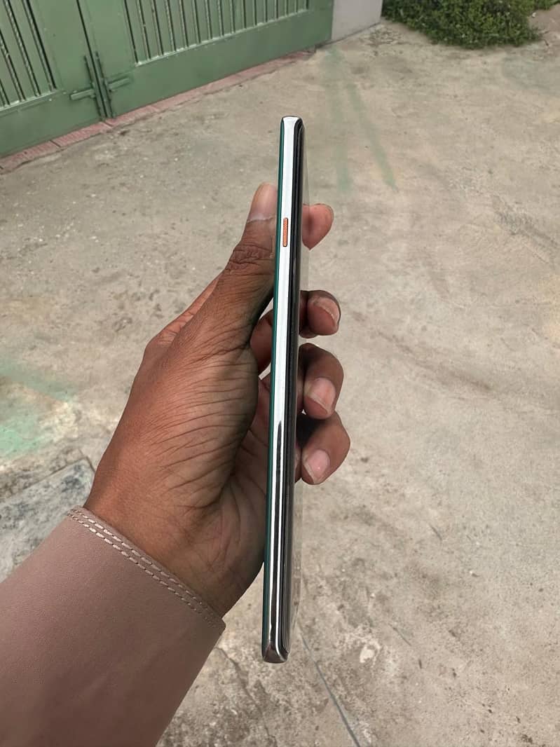 Tecno camon 40 pro 1