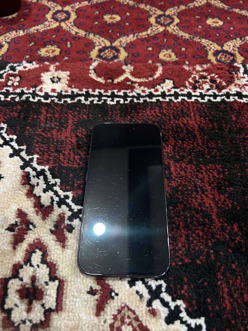 Apple iPhone 16 3