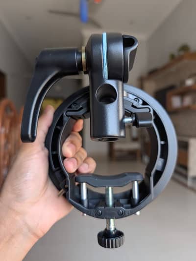 Godox S2 Speedlite bracket (New)