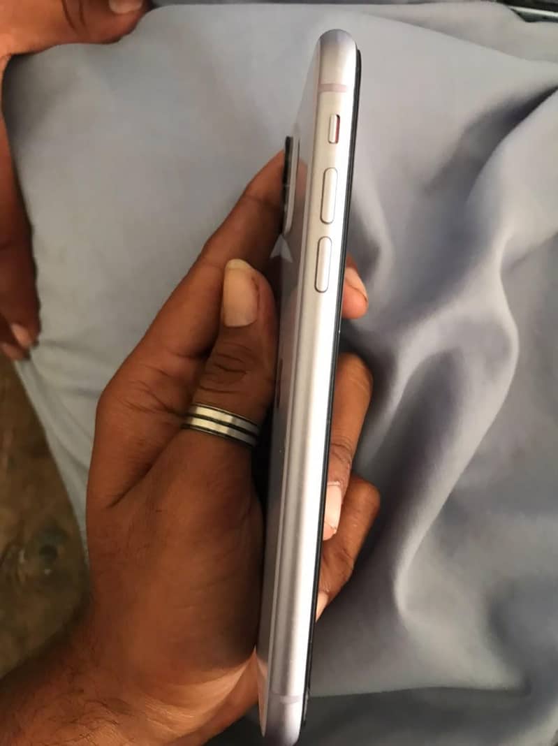 Apple iPhone 11 1