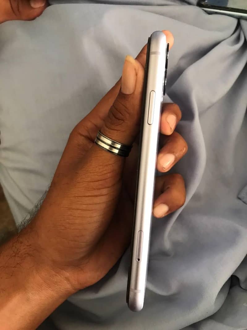 Apple iPhone 11 6