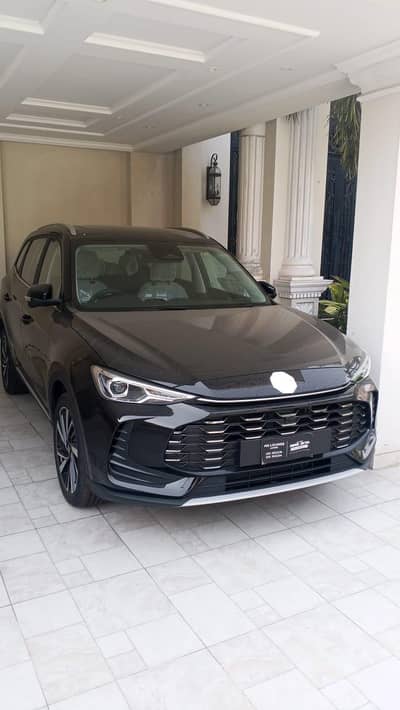 MG ZS Hybrid + Essence