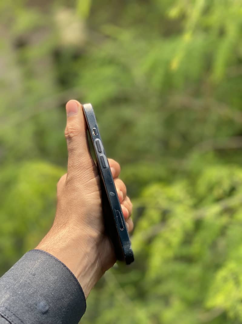 IPhone 13 3