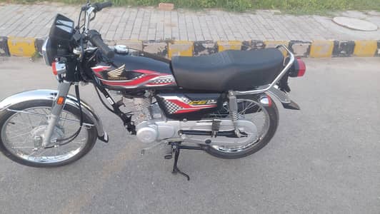 new bike showroom zero meter condition