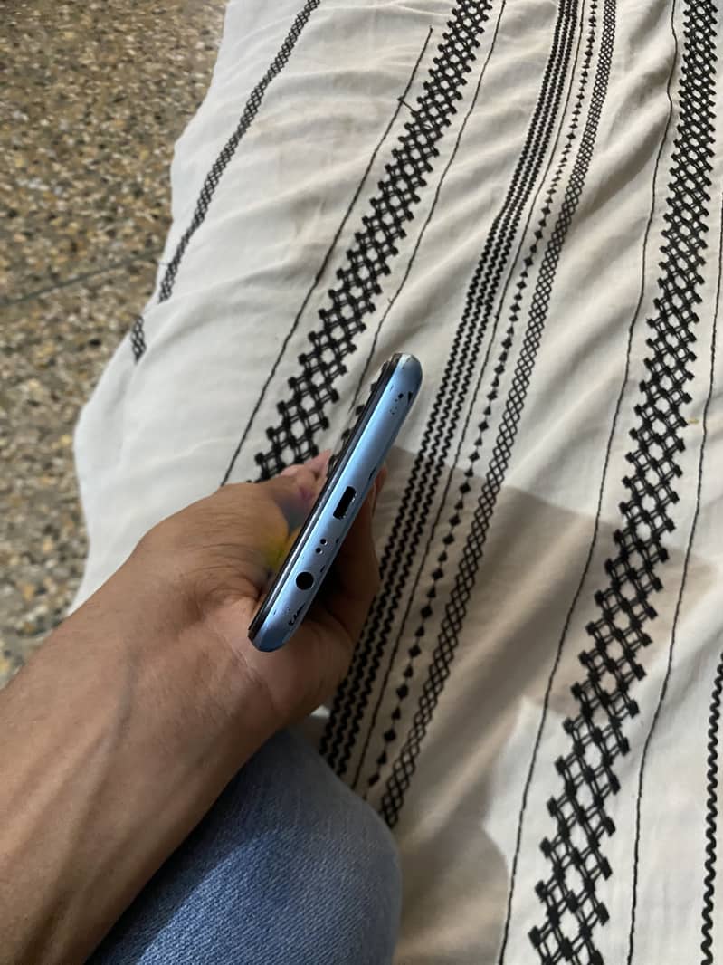 Realme C21 4