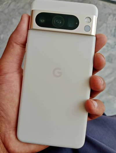 Google Pixel 8 Pro