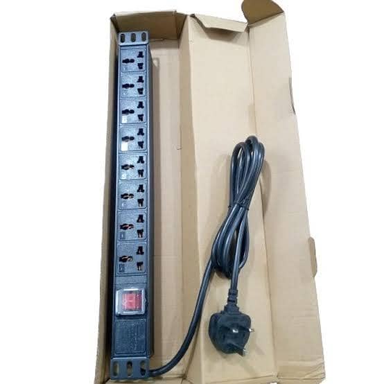 8 Port PDU universal multi Switch 0