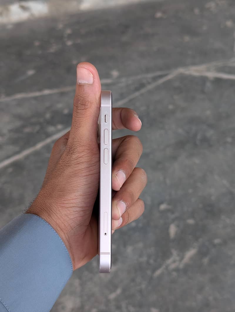 Apple iPhone 13 mini 1
