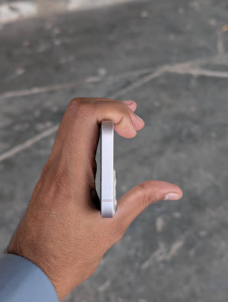 Apple iPhone 13 mini 2