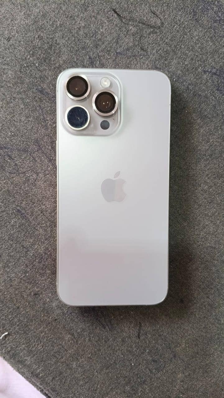 Apple iPhone 15 Pro Max 0
